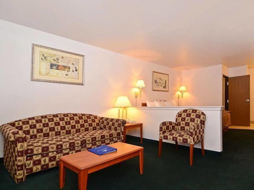 Magnuson Hotel Manitou Springs Exterior photo
